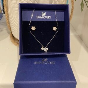Swarovski Diamond Shaped Necklace & earring set